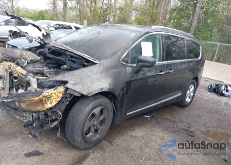 2017 Chrysler Pacifica Touring-L Plus из США, поврежденный, VIN 2C4RC1EG0HR688836